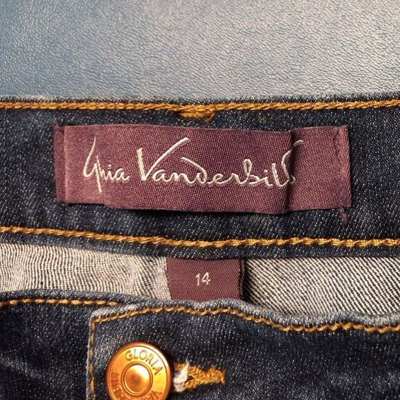 Gloria Vanderbilt Women's 14 Blue Jeans - Picture 3 of 9